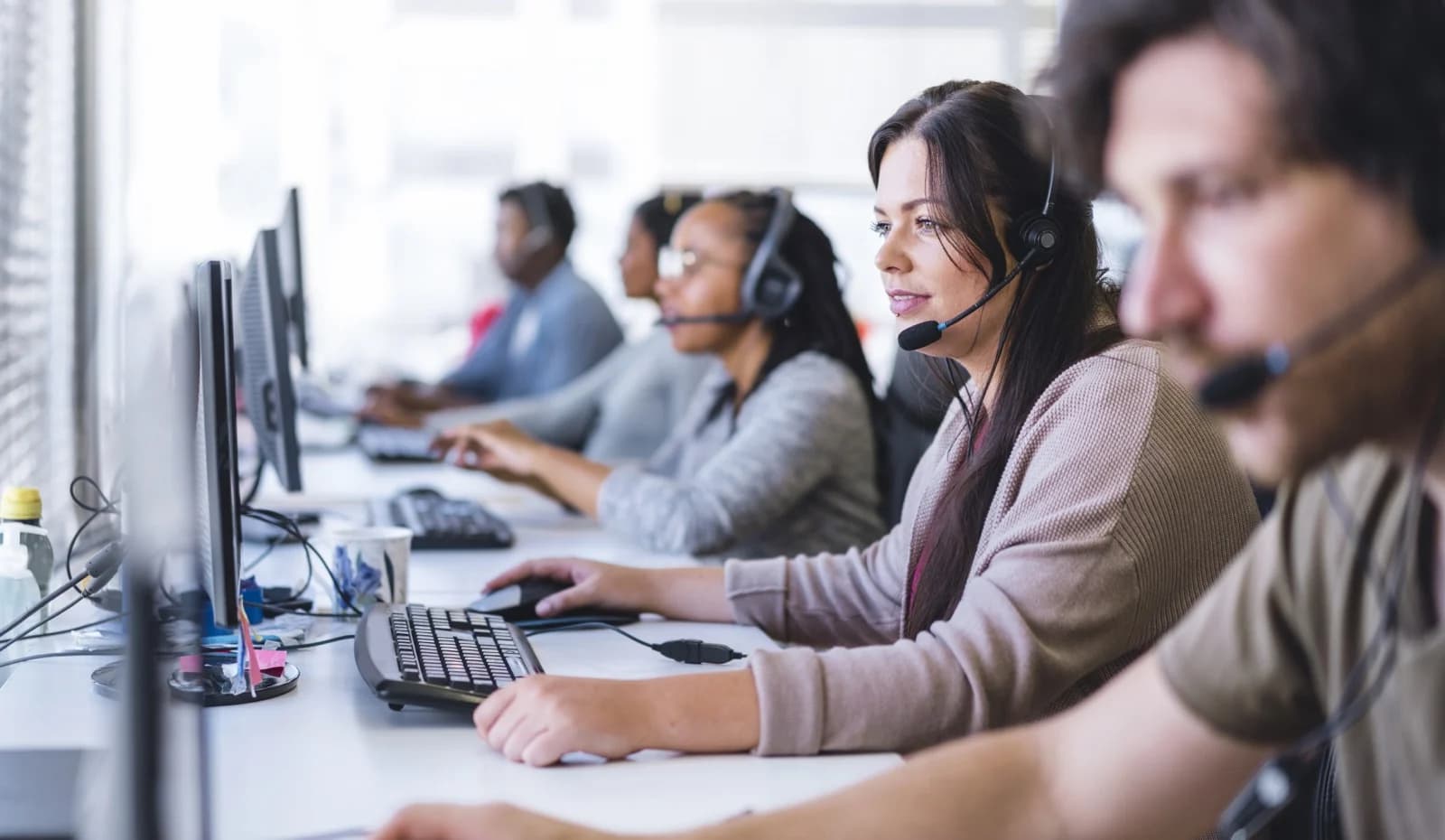 Características de un Líder Empresarial Exitoso: El Pilar de un Contact Center Destacado